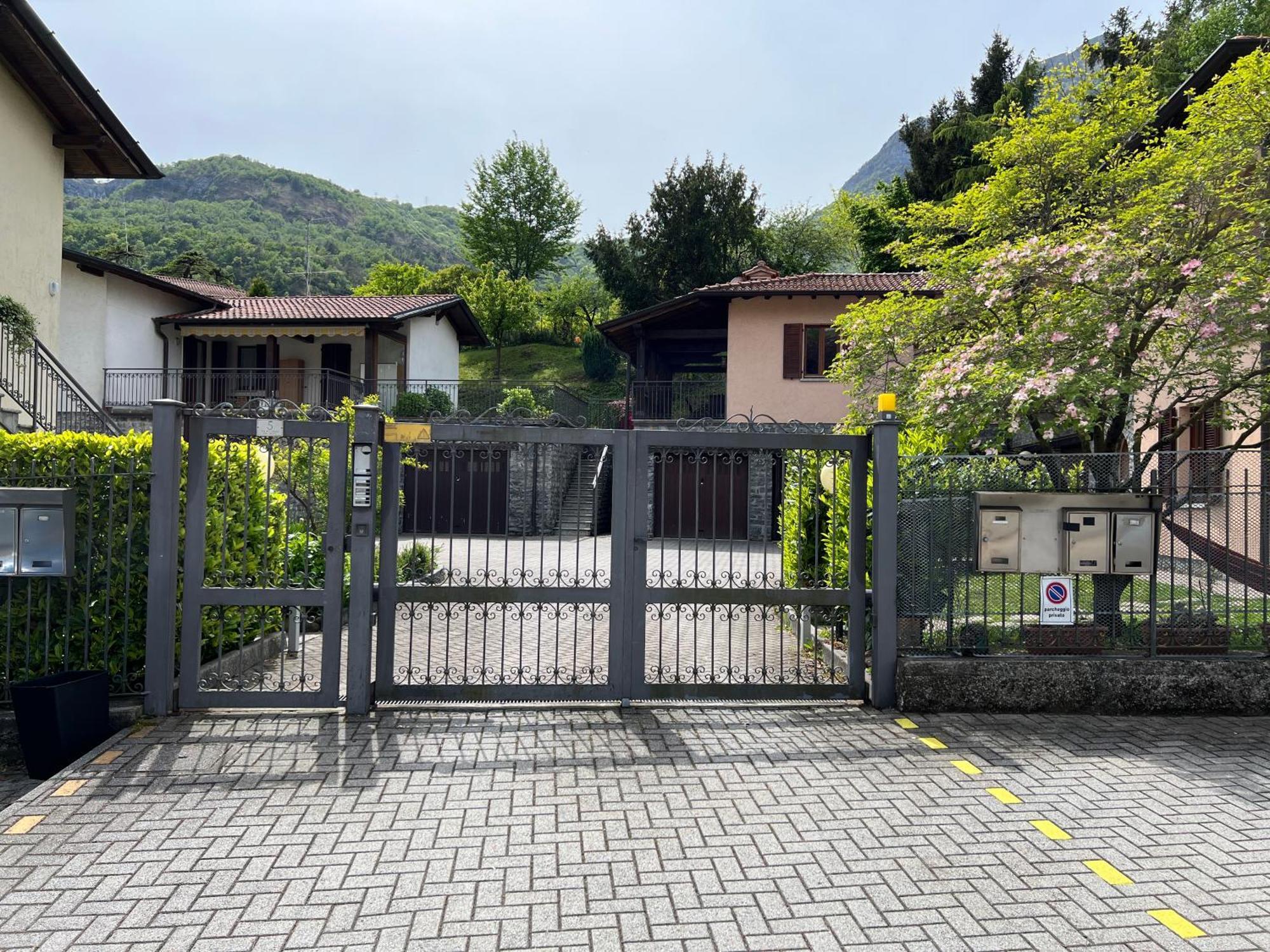 L'Acero Rosso - Giardino Privato E Box Auto Βίλα Μενάτζιο Εξωτερικό φωτογραφία